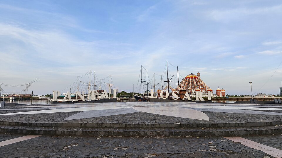 Pantai Losari - Fort Rotterdam