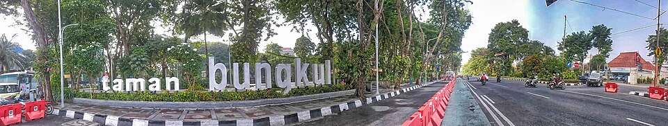Taman Bungkul - Raya Darmo